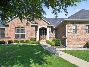 732  Forest Creek , DeSoto Texas 75115