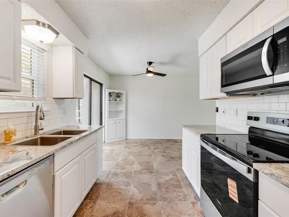 602  Timberline Drive , Hurst Texas 76053
