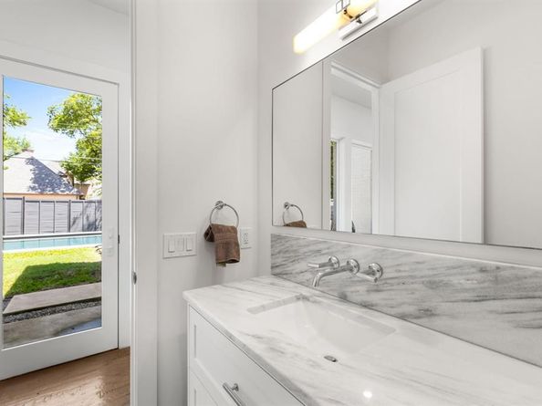 6243  Churchill Way , Dallas Texas 75230