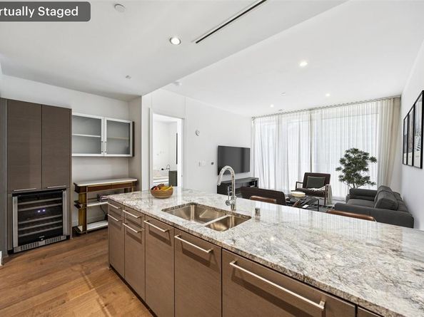 2900  Mckinnon Street  602, Dallas Texas 75201