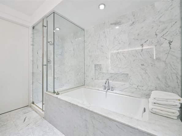 2900  Mckinnon Street  602, Dallas Texas 75201