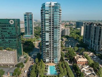 2900  Mckinnon Street 