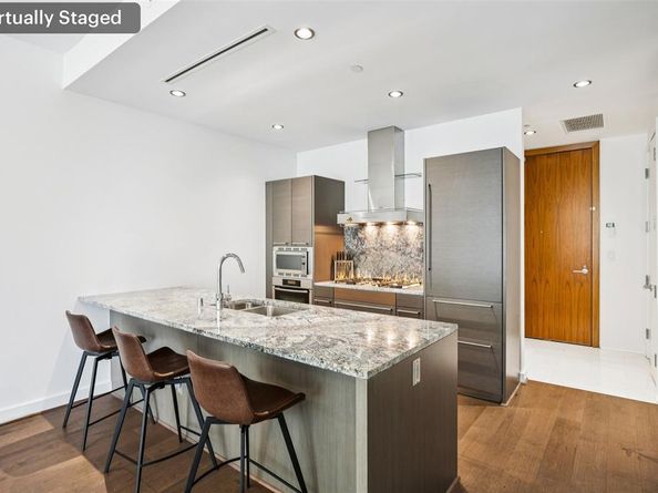 2900  Mckinnon Street  602, Dallas Texas 75201