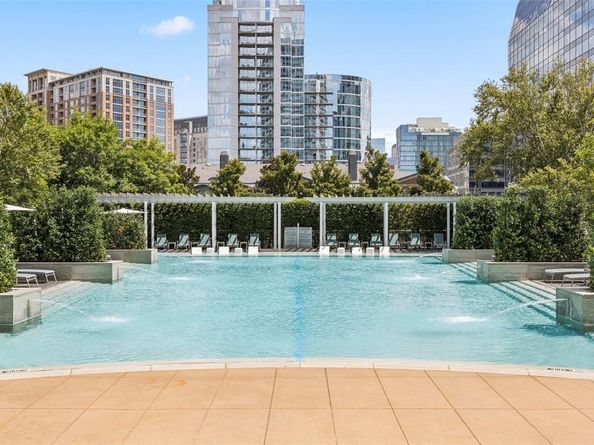 2900  Mckinnon Street  602, Dallas Texas 75201