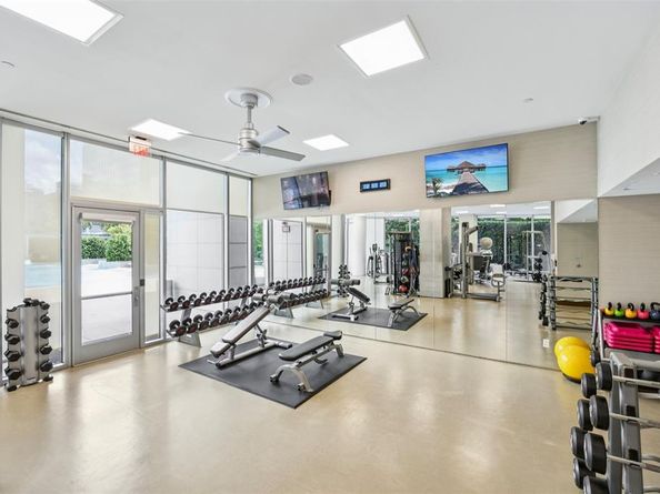 2900  Mckinnon Street  602, Dallas Texas 75201