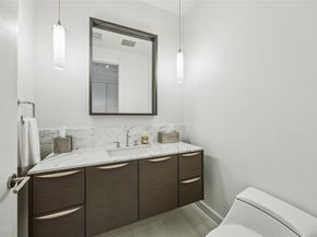 2900  Mckinnon Street  602, Dallas Texas 75201