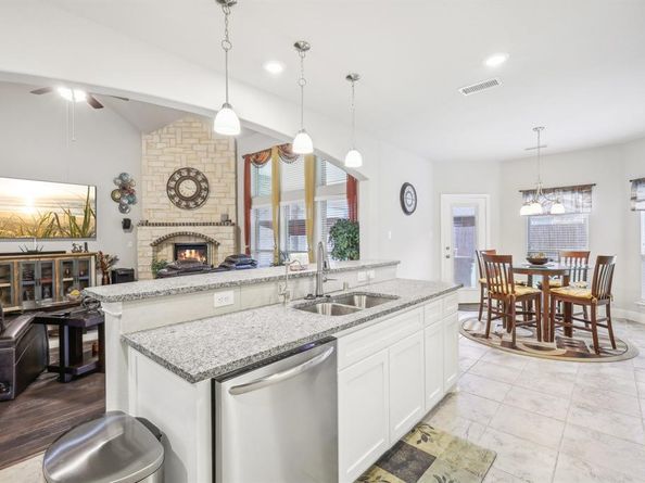 4611  Great Plains Way , Mansfield Texas 76063