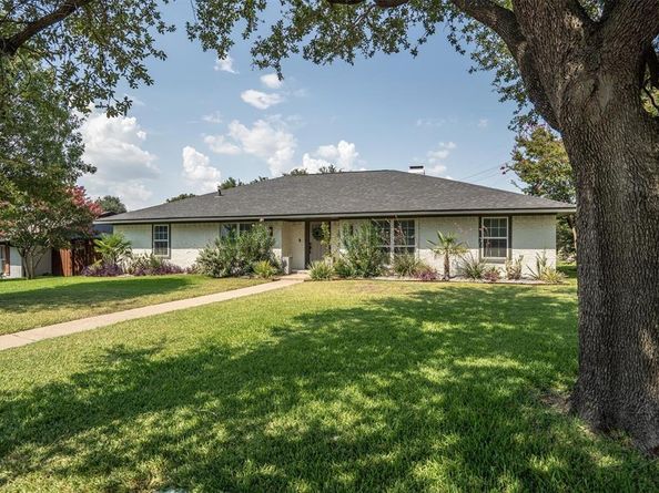 7439  Chattington Drive , Dallas Texas 75248