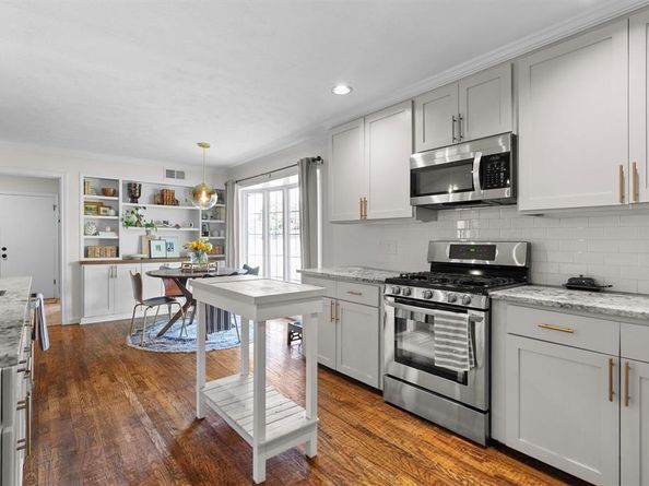 7439  Chattington Drive , Dallas Texas 75248