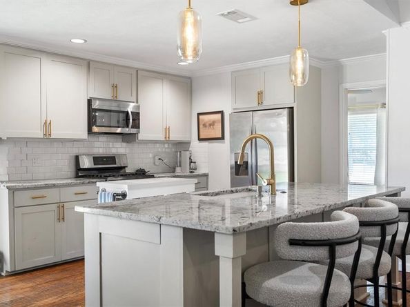 7439  Chattington Drive , Dallas Texas 75248