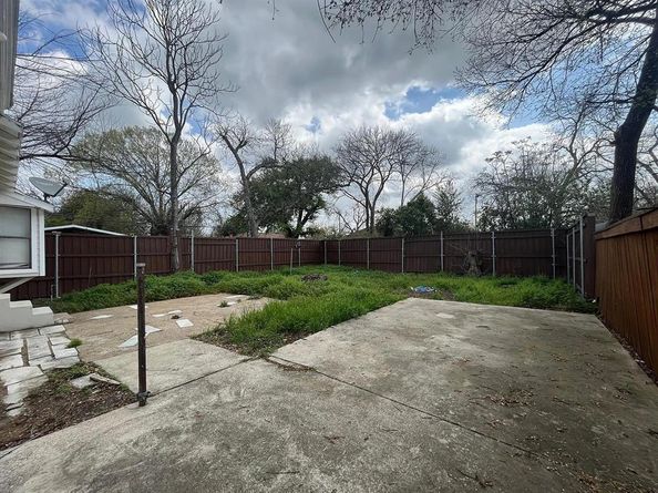 2244  Jordan Street , Dallas Texas 75215