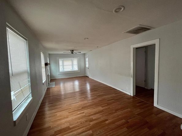 2244  Jordan Street , Dallas Texas 75215