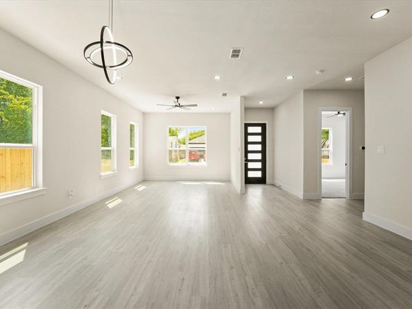 4020  Ranger Drive , Dallas Texas 75212
