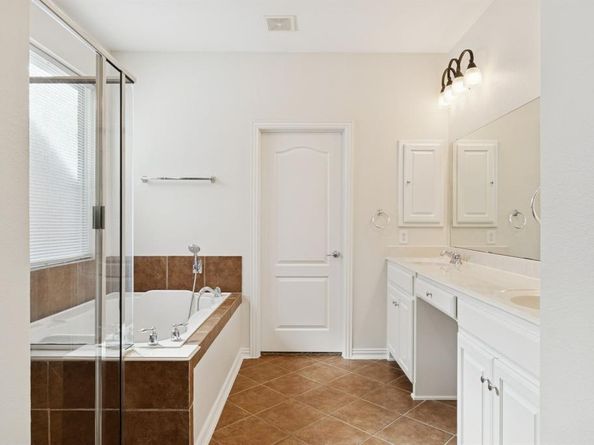 1191  Bonham Parkway , Lantana Texas 76226