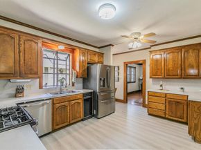 2238  College Avenue , Fort Worth Texas 76110
