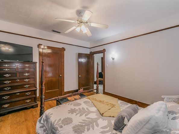 2238  College Avenue , Fort Worth Texas 76110