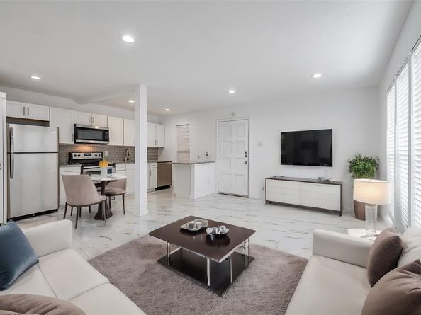 4327  Holland Avenue  101, Dallas Texas 75219