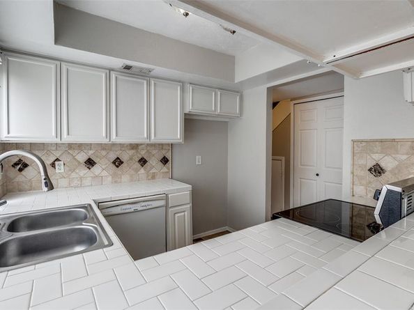 736  Baruna Circle , Garland Texas 75043