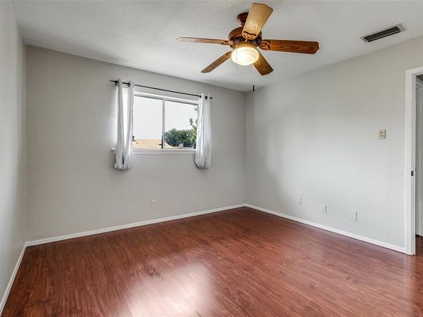736  Baruna Circle , Garland Texas 75043
