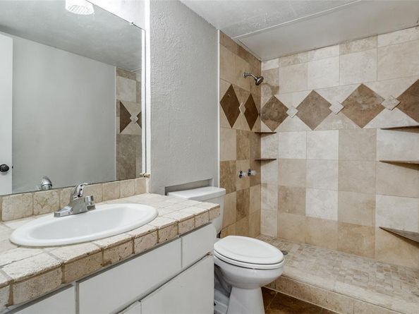 736  Baruna Circle , Garland Texas 75043