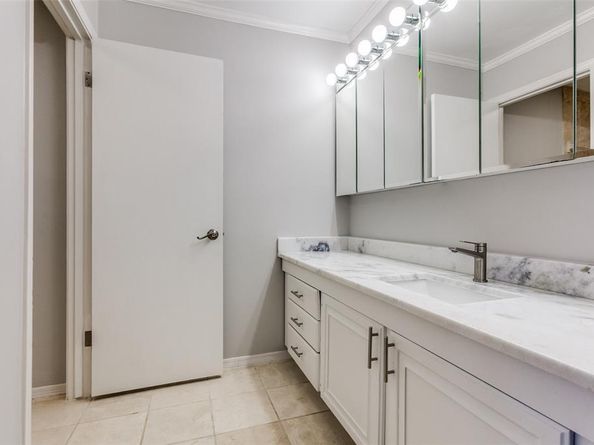 6947  Helsem Way  129, Dallas Texas 75230