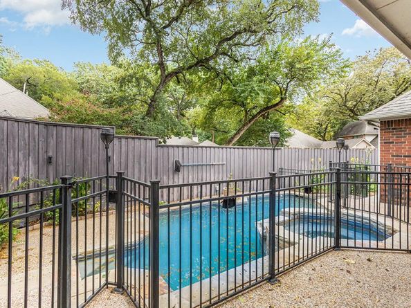 6306  Kelly Circle , Garland Texas 75044