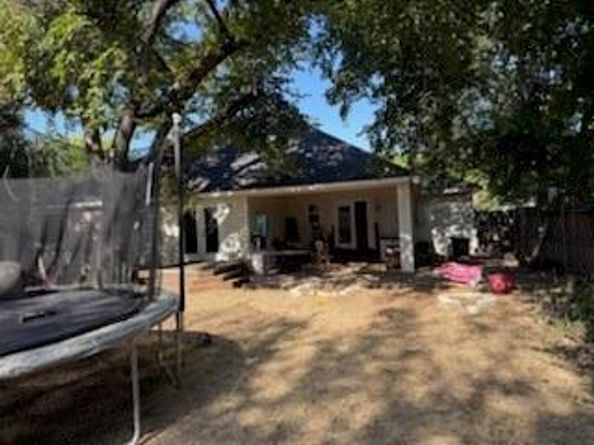 624  Harrison Lane , Hurst Texas 76053