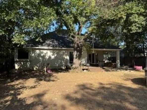 624  Harrison Lane , Hurst Texas 76053
