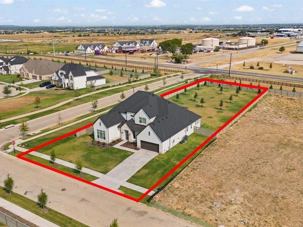 2116  Roaming Trail , Northlake Texas 76247