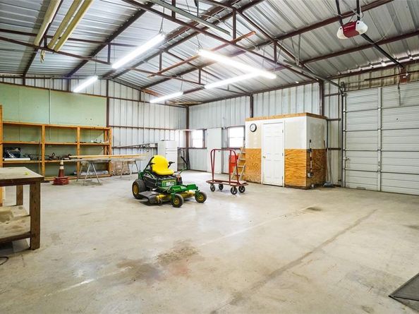 11360  Hill Country Circle , Ponder Texas 76259