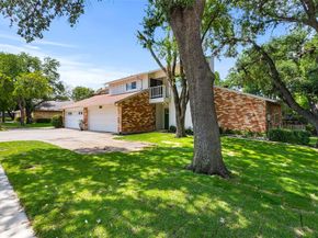 1707  Marsh Lane , Carrollton Texas 75006
