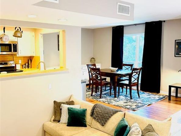 1707  Marsh Lane , Carrollton Texas 75006