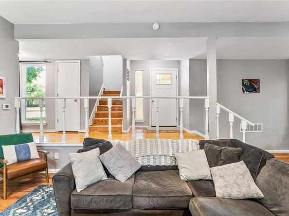 1707  Marsh Lane , Carrollton Texas 75006