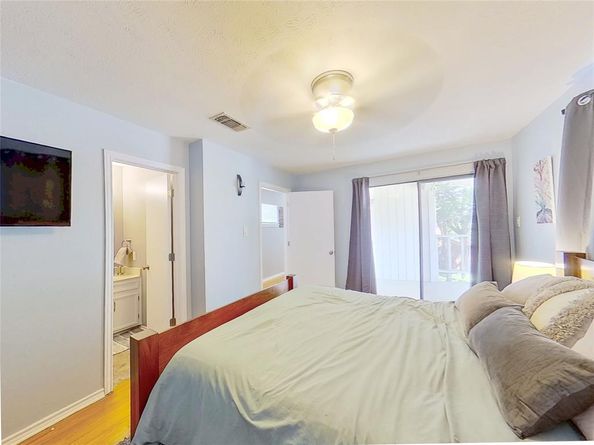 1707  Marsh Lane , Carrollton Texas 75006