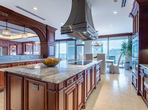 2300  WOLF Street  19A, Dallas Texas 75201