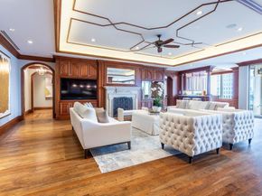 2300  WOLF Street  19A, Dallas Texas 75201