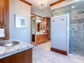 2300  WOLF Street  19A, Dallas Texas 75201