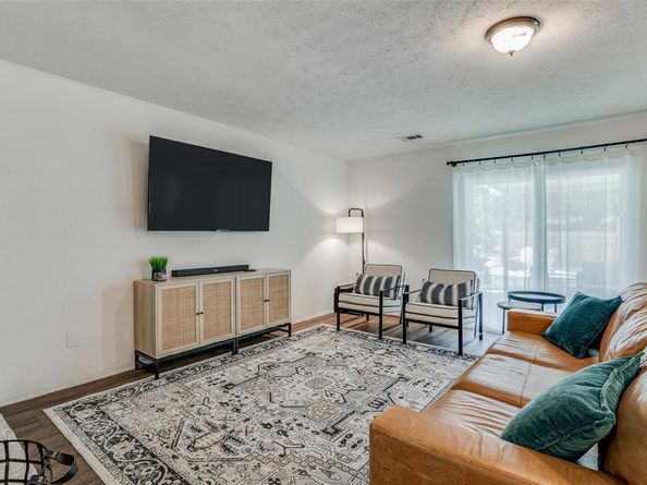 6022  Highcrest Drive , Garland Texas 75043
