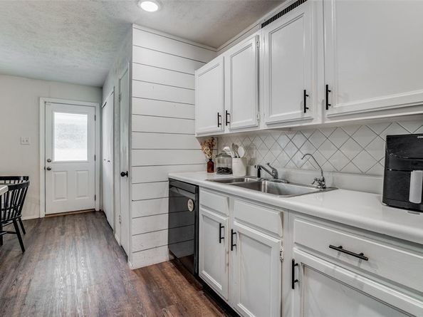 6022  Highcrest Drive , Garland Texas 75043