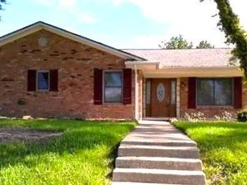 1230  Briar Hollow Lane 