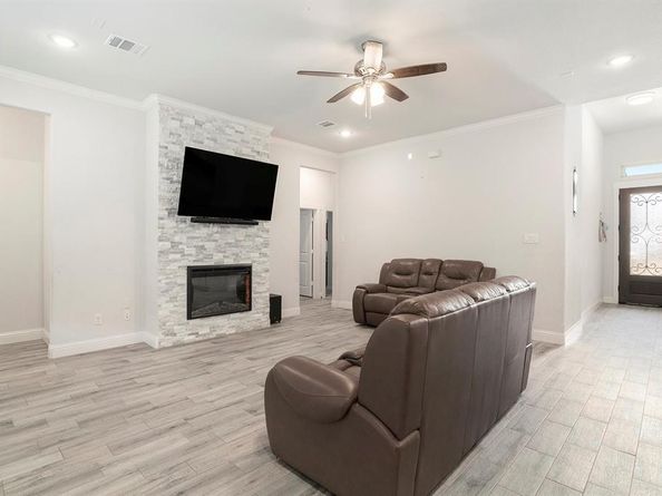 1824  Royal Lake Drive , Grand Prairie Texas 75052