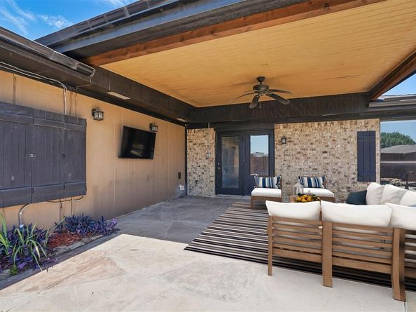 1714  Canterbury Lane , Lewisville Texas 75067