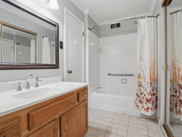 1714  Canterbury Lane , Lewisville Texas 75067