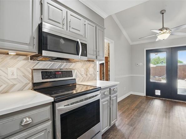 1714  Canterbury Lane , Lewisville Texas 75067
