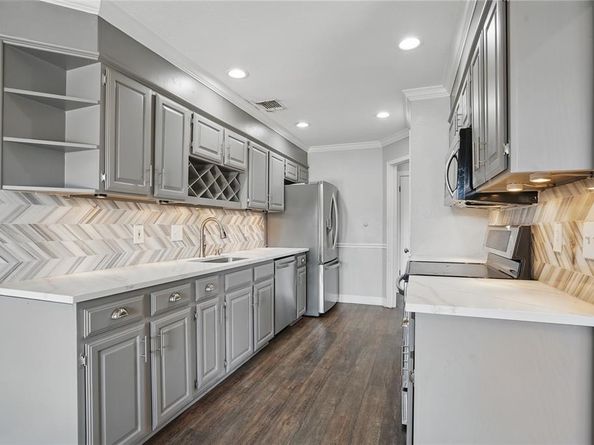 1714  Canterbury Lane , Lewisville Texas 75067