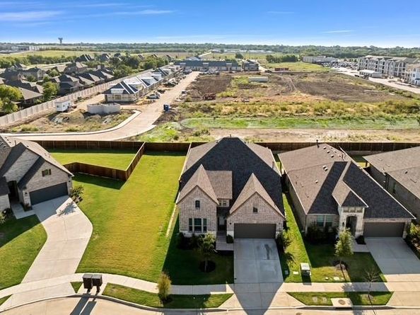 3904  Starlight Creek Drive , Celina Texas 75009