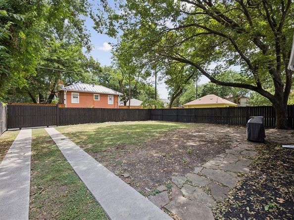 326 S Windomere  , Dallas Texas 75208