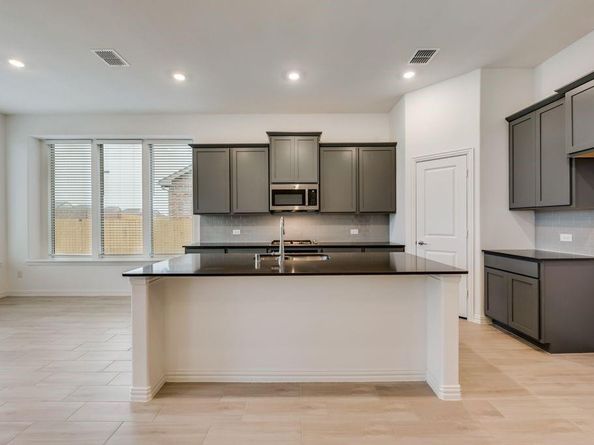3916  Elements Way , Mesquite Texas 75181