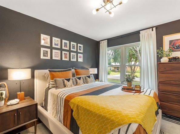 2709  Province Lane , Dallas Texas 75228