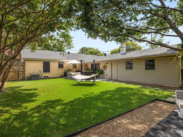 2709  Province Lane , Dallas Texas 75228